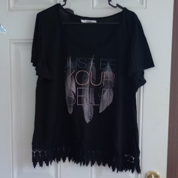 Plus Size Lace Trim Flowy Tee Maurices Size 2 - Picture 1 of 5
